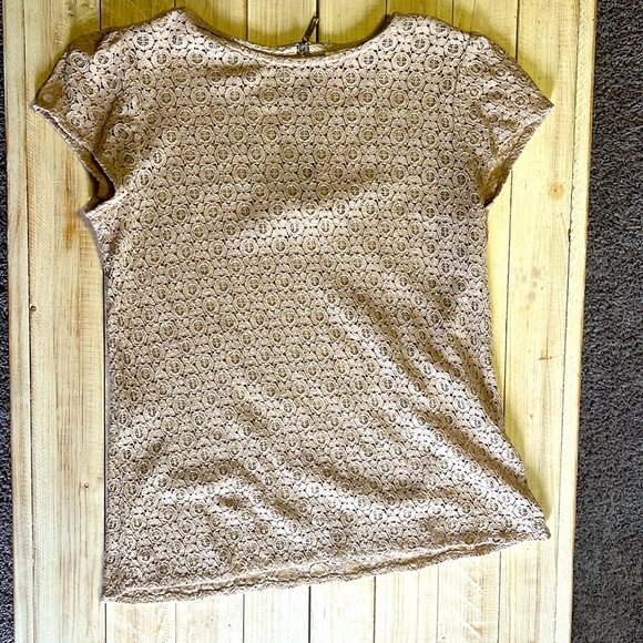 Small beige English Laundry lace top - Picture 1 of 4